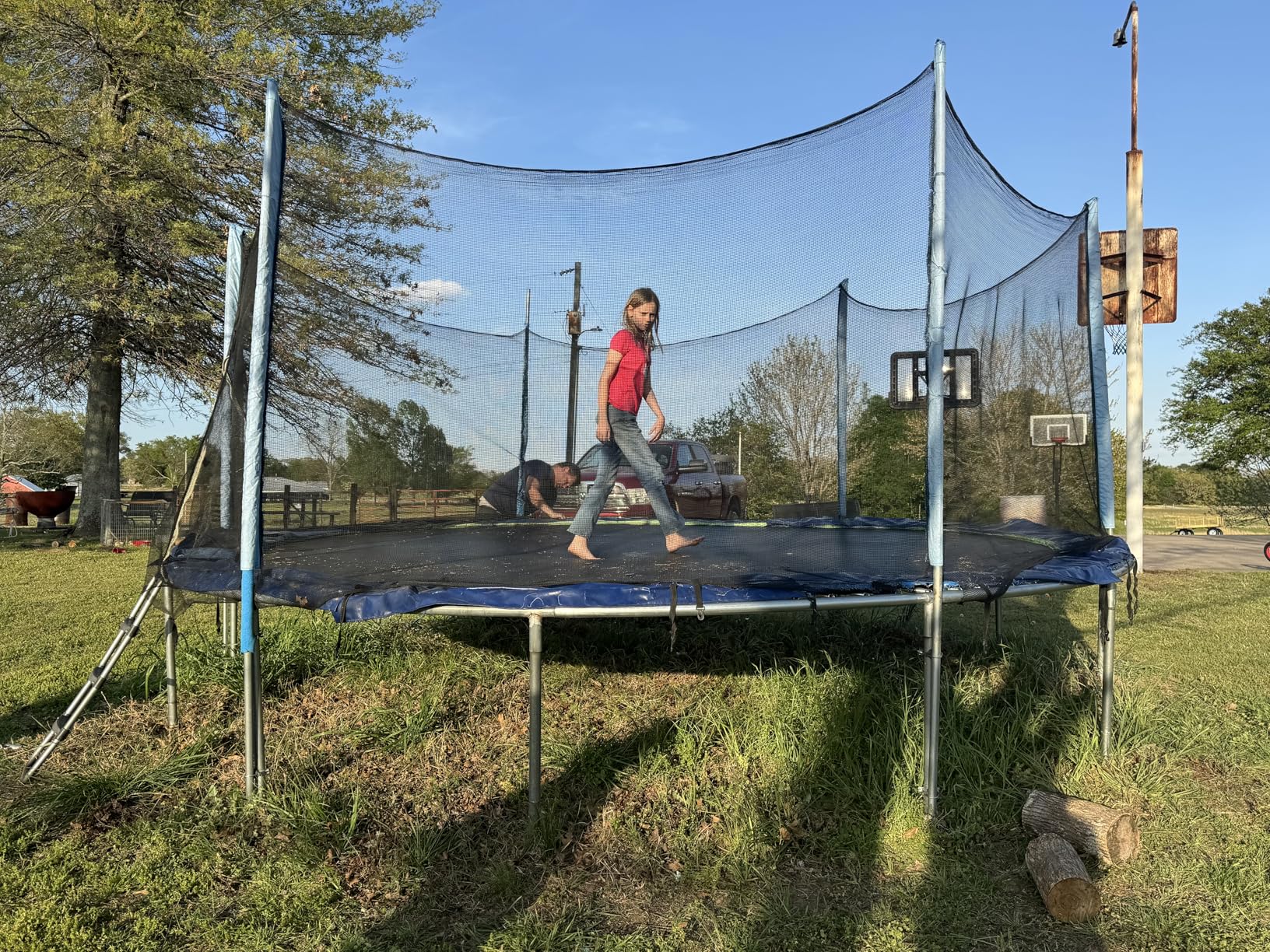 Zupapa 1800LBS Capacity No-Gap Design Trampoline with Safety Enclosure Net and Non-Slip Ladder, 10-Year Quality Assurance customer photo 2