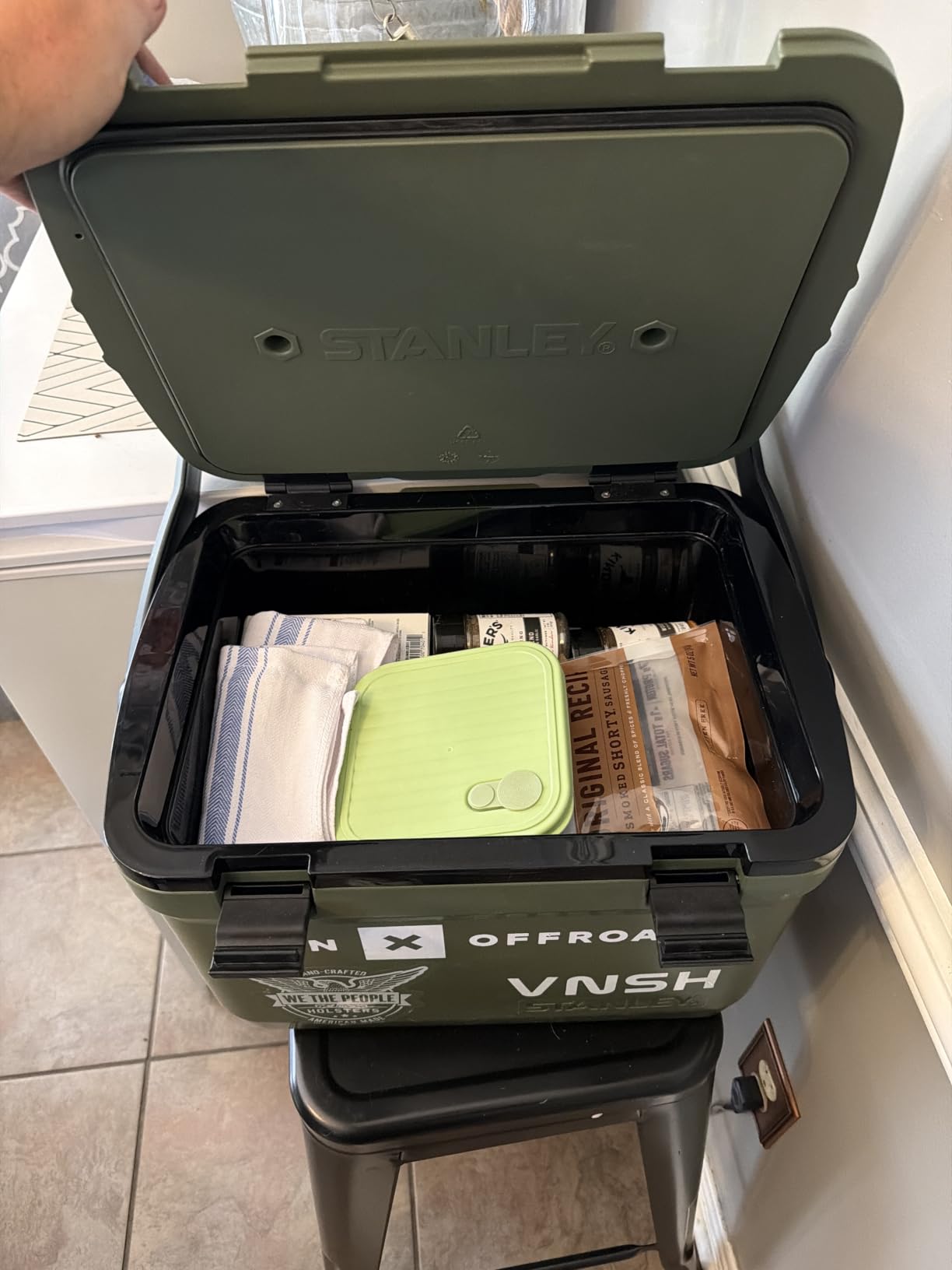 Stanley Adventure Outdoor Cooler 24 qt | Heavy Duty Outdoor Camping Cooler with Easy Carry Top Handle | BPA-Free | Twilight customer photo 1