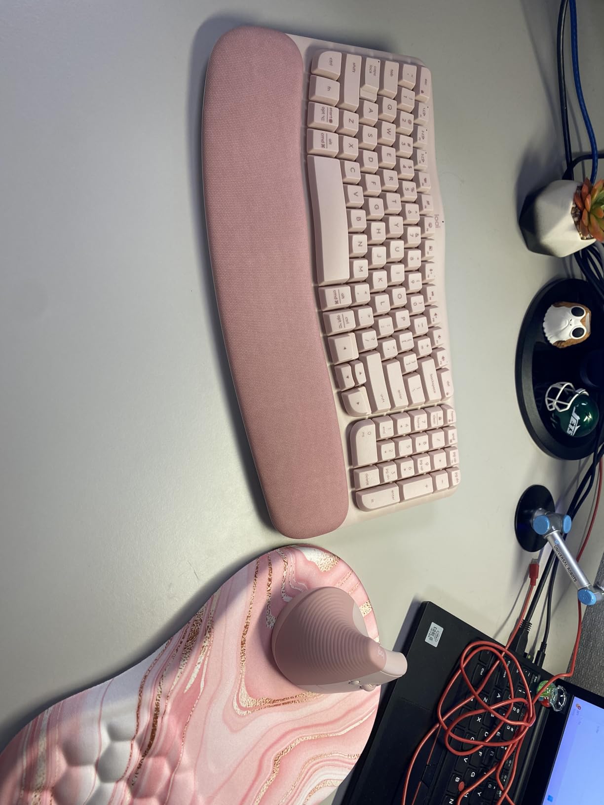 Logitech Wave Keys & Lift Vertical Mouse - Ergonomic Wireless Keyboard and Mouse Combo - with Cushioned Palm Rest, Easy-Switch, Bluetooth, for Multi-OS, Windows/Mac - Graphite customer photo 1