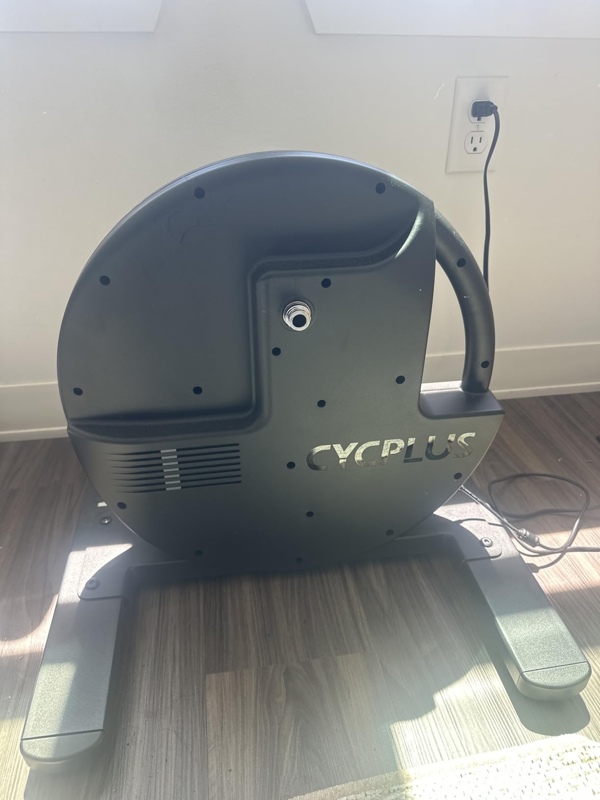 CYCPLUS R200 Smart Indoor Bike Trainer, 2200W Brushless Motor, 19% Gradient Simulator, Virtual Shifting, Super Silence for Realistic Indoor Cycling customer photo 1