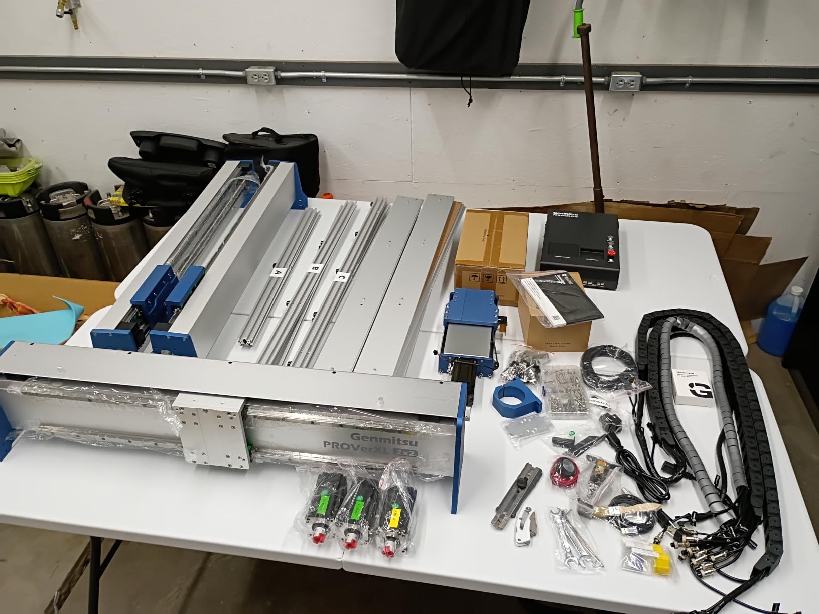 Genmitsu PROVerXL 2X2 CNC Router Machine, 2' x 2' CNC Machine with 710W Spindle, Closed-loop Stepper Motor, for Wood Metal Carving, WiFi & APP Supported, Work Area 26.76
