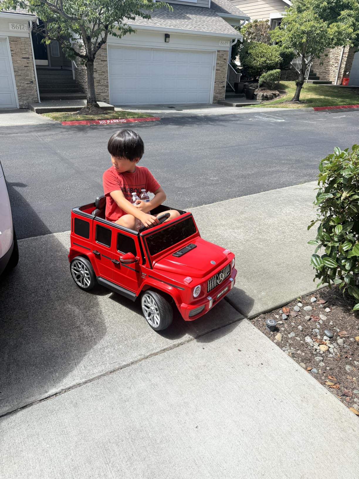 ELEMARA Licensed Mercedes-Benz AMG G63 Ride on Toys, Electric Car for Kids W/Parents Control, Electric Powered G Wagon Ride On Truck Toy, Low Battery Prompt, Bluetooth, Flickering Lights/LED Lights, White customer photo 1