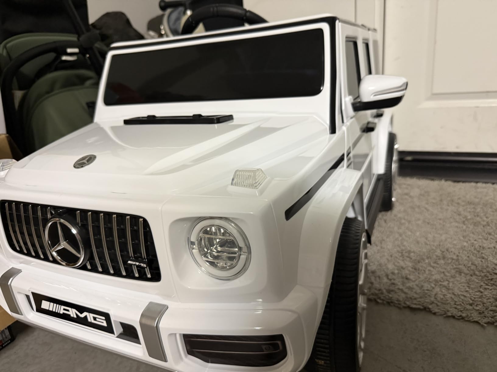 ELEMARA Licensed Mercedes-Benz AMG G63 Ride on Toys, Electric Car for Kids W/Parents Control, Electric Powered G Wagon Ride On Truck Toy, Low Battery Prompt, Bluetooth, Flickering Lights/LED Lights, White customer photo 2