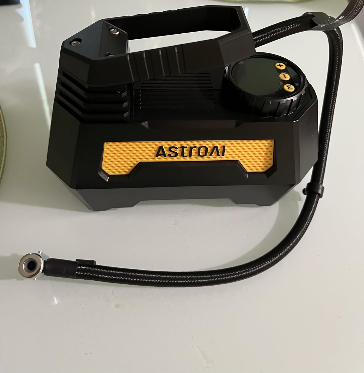 AstroAI H2 Pro Cordless Tire Inflator Portable Air Compressor Tire Pump with DC 12V & Battery Dual Power Supply Digital Pressure Gauge Fast Inflation Air Pump for Car Tires Motorcycles Bikes, Yellow customer photo 2