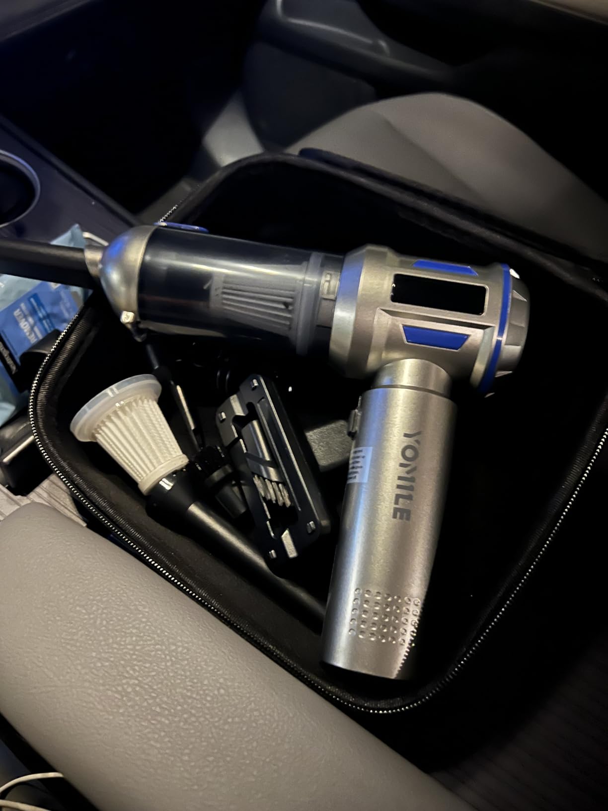 Yomile Mini Vacuum Cleaner, 2 in 1 27000PA Brushless Car Vacuum Air Duster 9000mAh Battery Air Blower Handheld Vacuum for Car,Office and Home customer photo 2