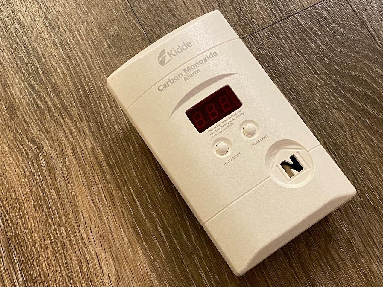 Kidde Carbon Monoxide Detector, Plug-In with 9V Battery Backup, Digital Display, 85 dB Alarm, LED Status Light Indicators, 3rd Edition customer photo 2