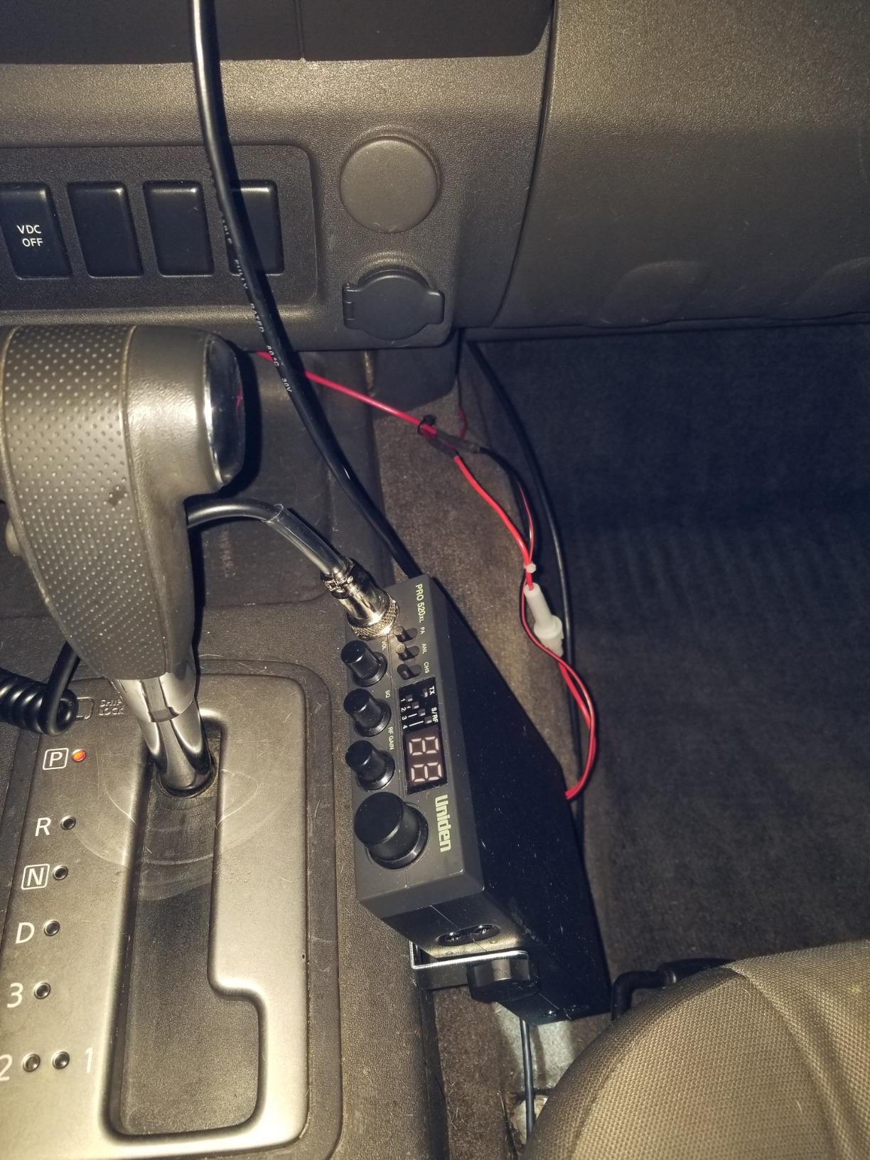 Uniden PRO520XL Pro Series 40-Channel CB Radio - Compact Design, ANL Switch and PA/CB Switch, 7 Watts of Audio Output and Instant Emergency Channel 9, Black customer photo 1
