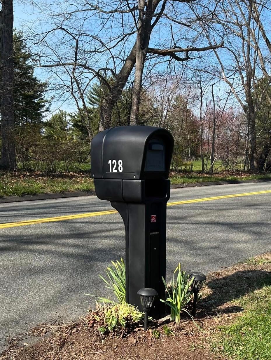 Step2 MailMaster Plus Mailbox & Post, Weather Resistant, Large Outdoor Mailboxes, Made of Durable Plastic, Easy to Install, Flag Included, Black customer photo 1