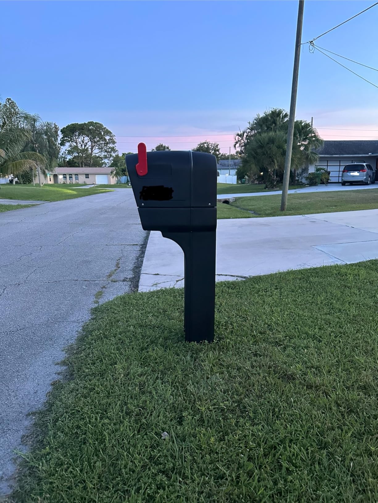 Step2 MailMaster Plus Mailbox & Post, Weather Resistant, Large Outdoor Mailboxes, Made of Durable Plastic, Easy to Install, Flag Included, Black customer photo 2