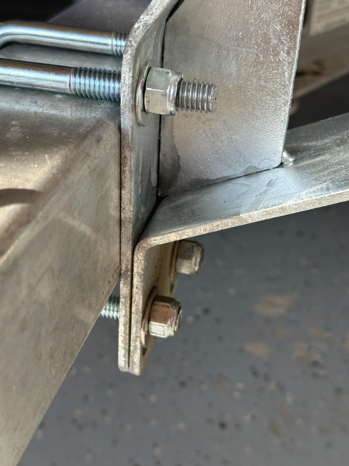 CE Smith, 27310G Heavy Duty Side Mount Spare Tire Carrier for Trailer, Holds 4 or 5 Lug Wheels up to 15 Inches customer photo 1