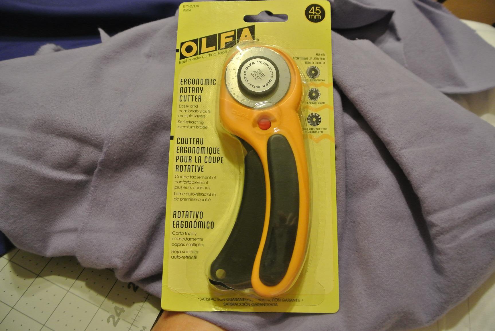 OLFA 45mm Ergonomic Squeeze-Handle Rotary Cutter (RTY-2/DX) - Auto-Retract customer photo 2