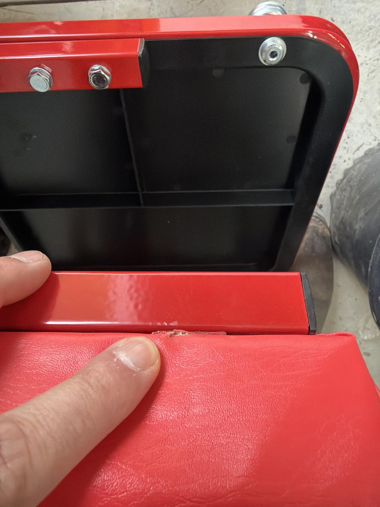Torin TR6300 Red Rolling Creeper Garage/Shop Seat: Padded Mechanic Stool with Tool Tray Large customer photo 1