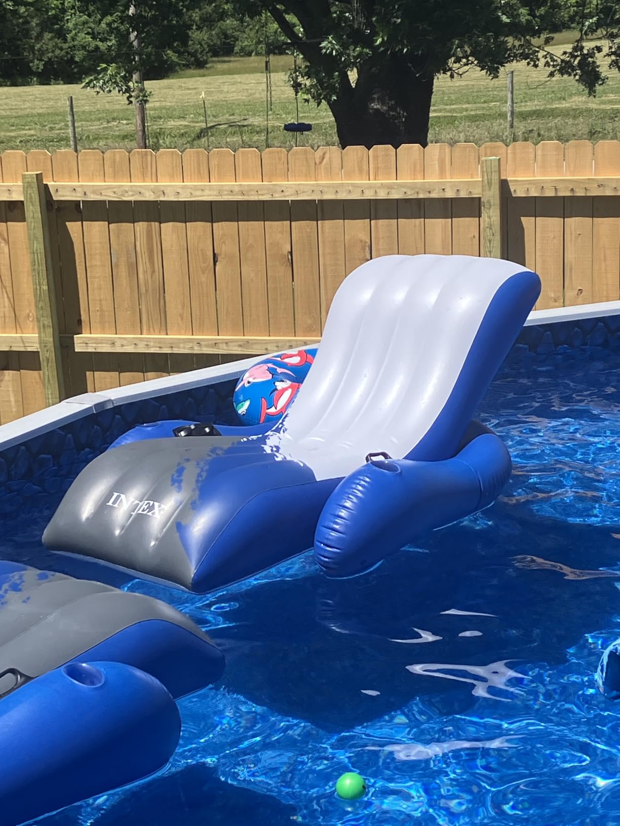 Intex Inflatable Lounge Pool Recliner Lounger Chair with Cup Holders - Heavy-Duty Float Raft for Adults, 220 Lb Capacity Large Floating Tanning Chair customer photo 1