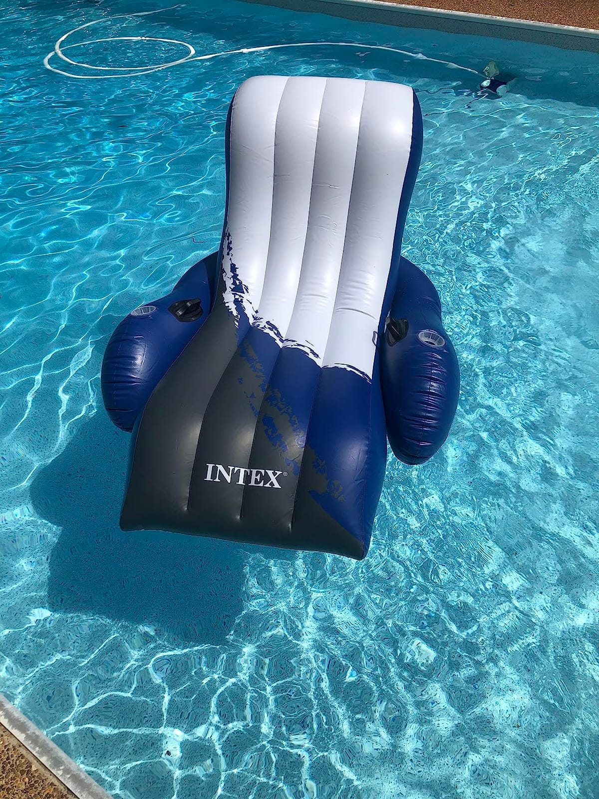 Intex Inflatable Lounge Pool Recliner Lounger Chair with Cup Holders - Heavy-Duty Float Raft for Adults, 220 Lb Capacity Large Floating Tanning Chair customer photo 2