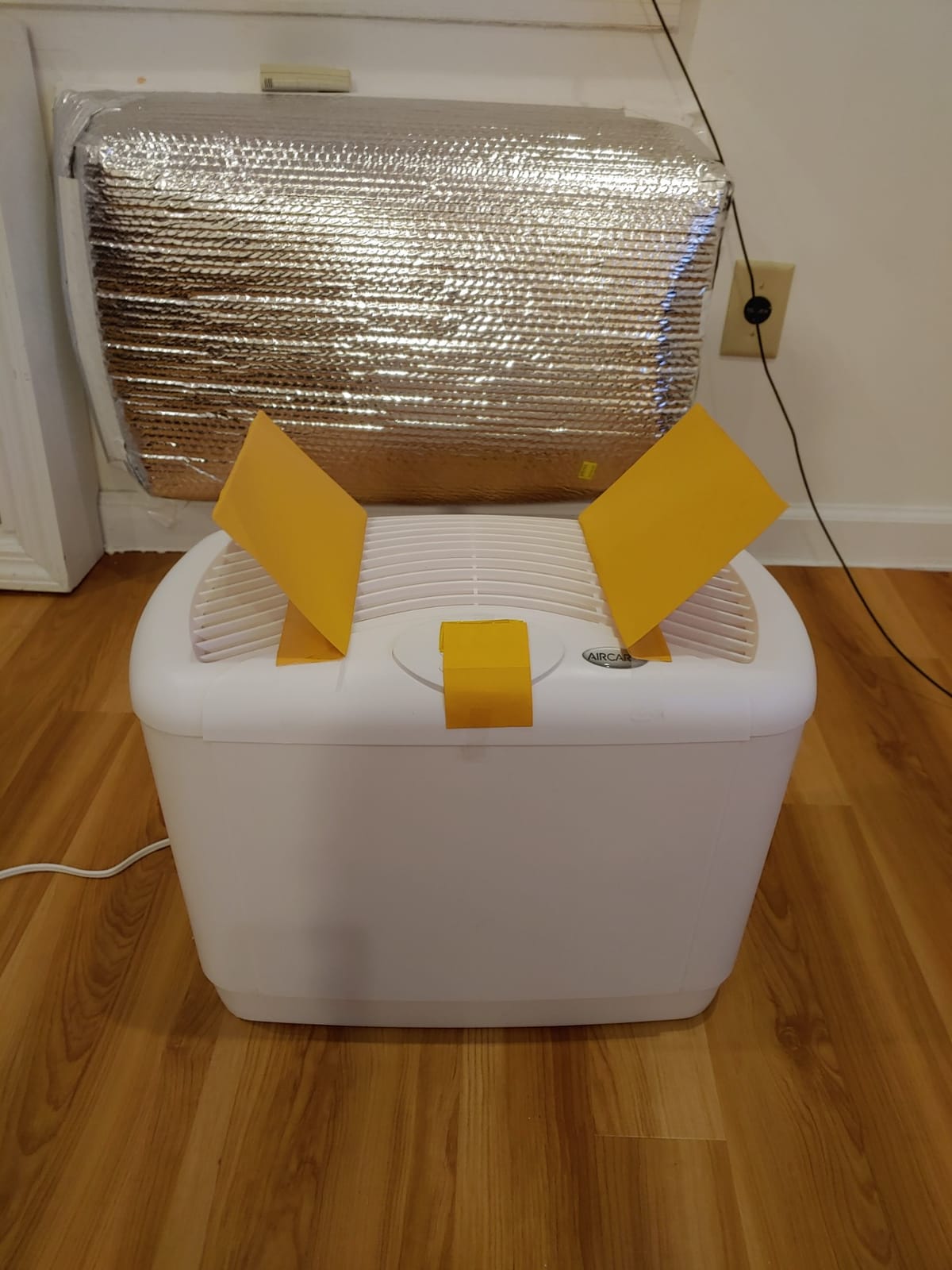 AIRCARE D-Series Small Home/Large Room Humidifier (1,250 sq ft, White) customer photo 1