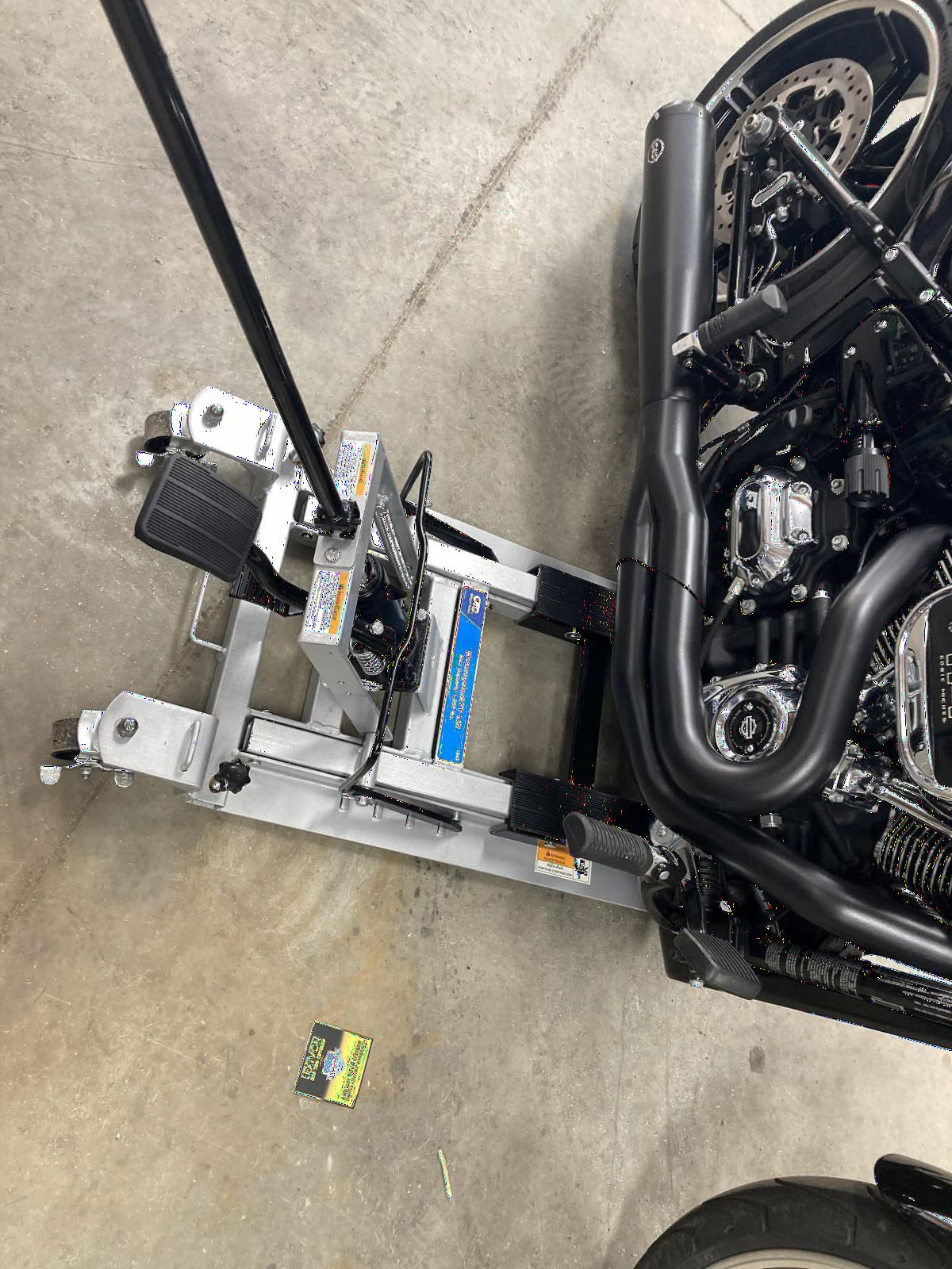 OTC 1545 Ultra Low Profile Motorcycle and ATV Lift with 1,500 lb. Capacity, Silver customer photo 2