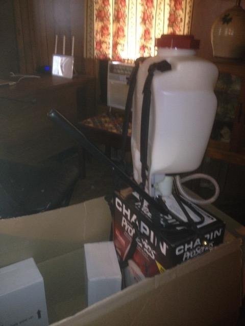 CHAPIN 61800 ProSeries 4-Gallon Backpack Sprayer, 3-Stage Filtration customer photo 1