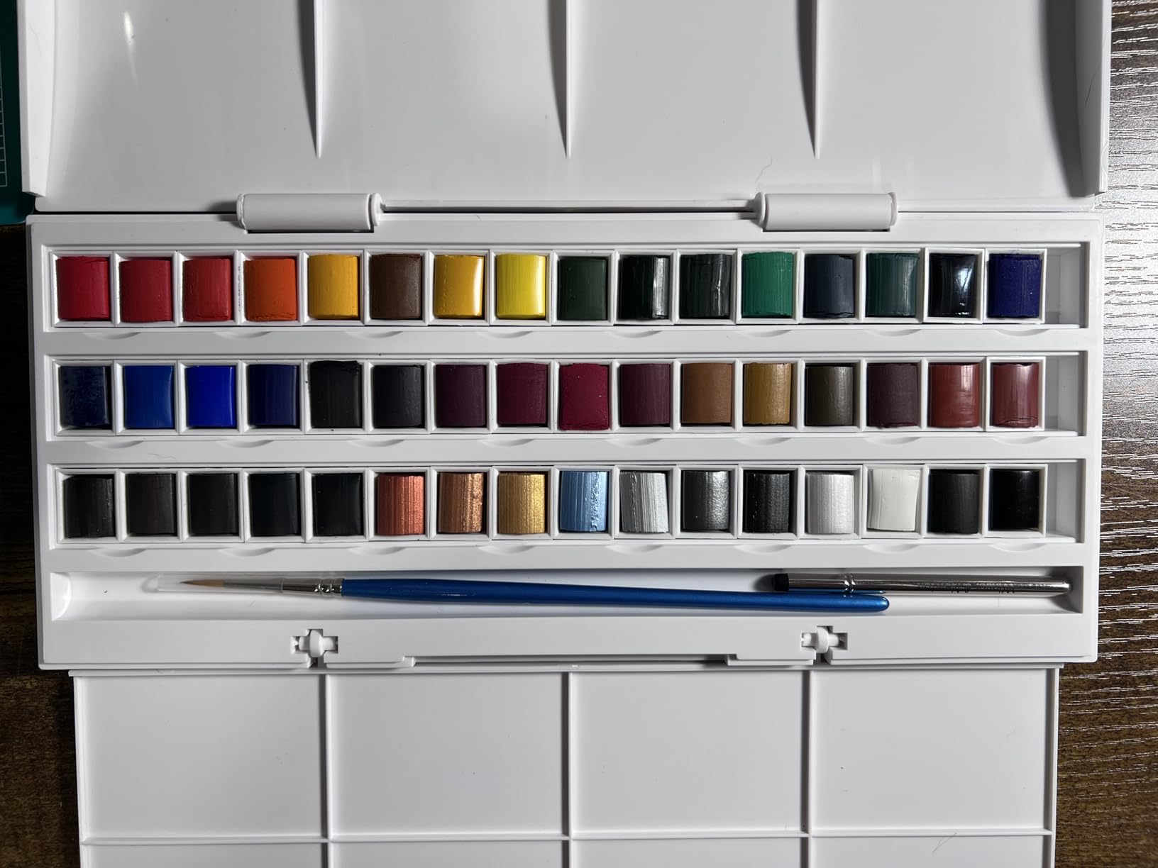 Winsor & Newton Cotman Watercolor Paint Set, 45 Half Pan Studio Set | Introductory Watercolor made with Fine Art Pigments, Perfect for Beginners customer photo 2