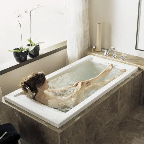 American Standard 2422V002.020 Evolution 5 ft. x 32 in. Deep Soaking Tub with Reversible Drain, White customer photo 2