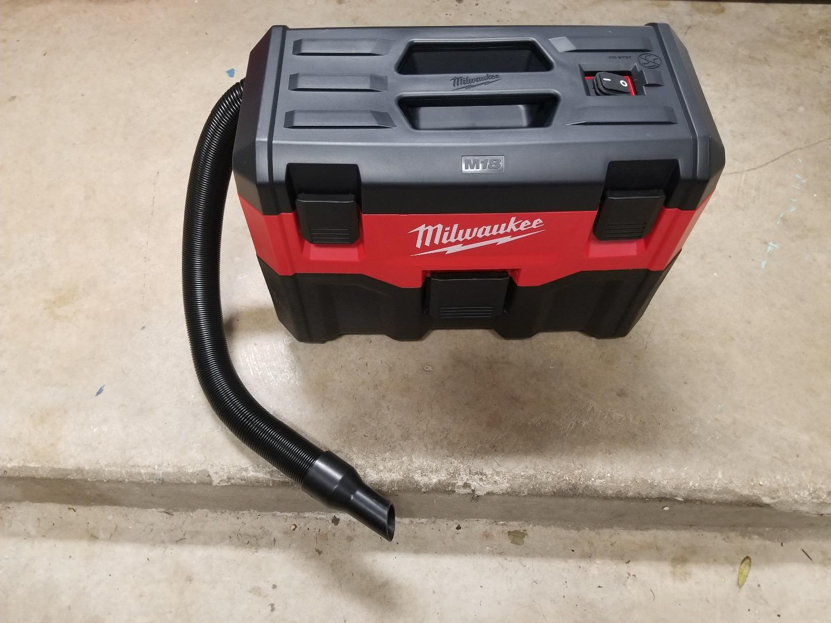 Milwaukee 0880-20 18-Volt Cordless Wet/Dry Vacuum, Red customer photo 1