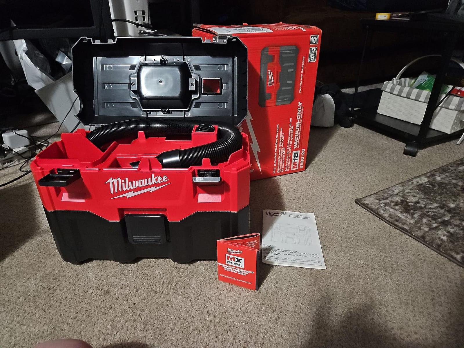 Milwaukee 0880-20 18-Volt Cordless Wet/Dry Vacuum, Red customer photo 2