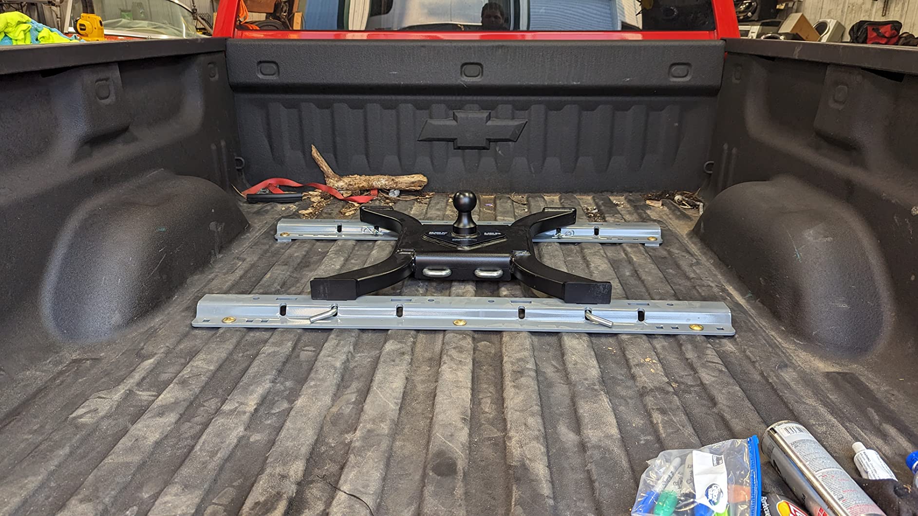 CURT 16085 Spyder 5th Wheel to Gooseneck Adapter Hitch, Fits Industry-Standard Rails, 25,000 lbs, 2-5/16-Inch Ball customer photo 1