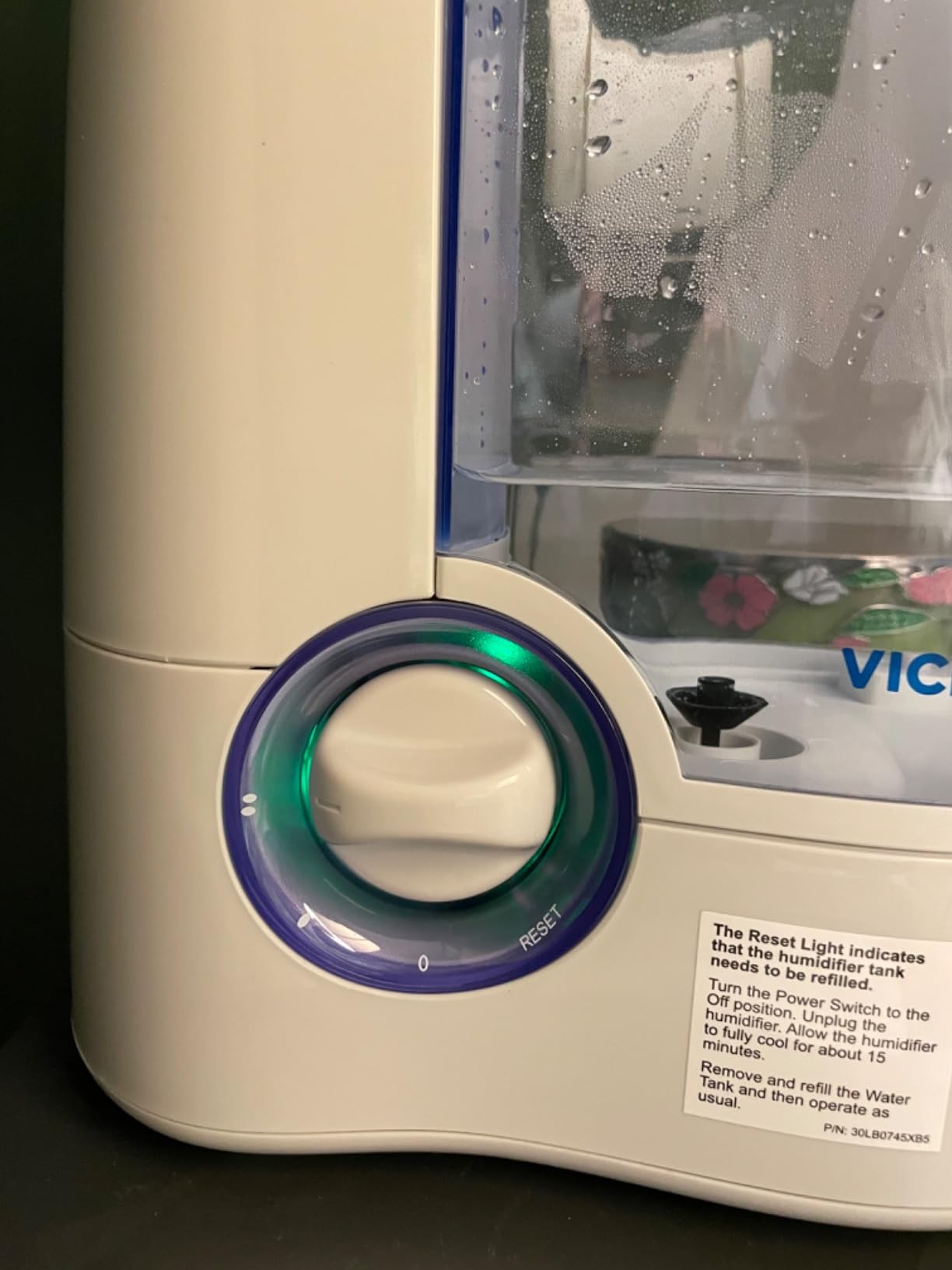 Vicks Warm Mist Humidifier for Small to Medium Rooms, White | Filter-Free Operation with a 1-Gallon Tank, Auto Shut-Off, Night Light, Works with VapoPad & VapoSteam customer photo 2