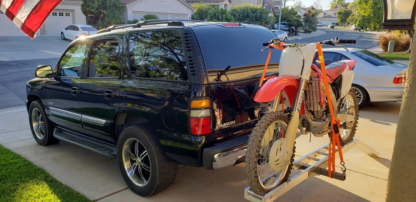 Black Widow Aluminum Dirt Bike Hitch Carrier with Ramp for Truck & SUV, 400-Pound Capacity - Non-Folding Motorcycle, eBike & Fat Tire Bike Hauler, Fits 2-Inch Class III/IV Receiver | Roll-on / off, self-storing ramp, anti-wobble, youth bike adapter, car, truck, SUV tow hitch, less effort loading, 2