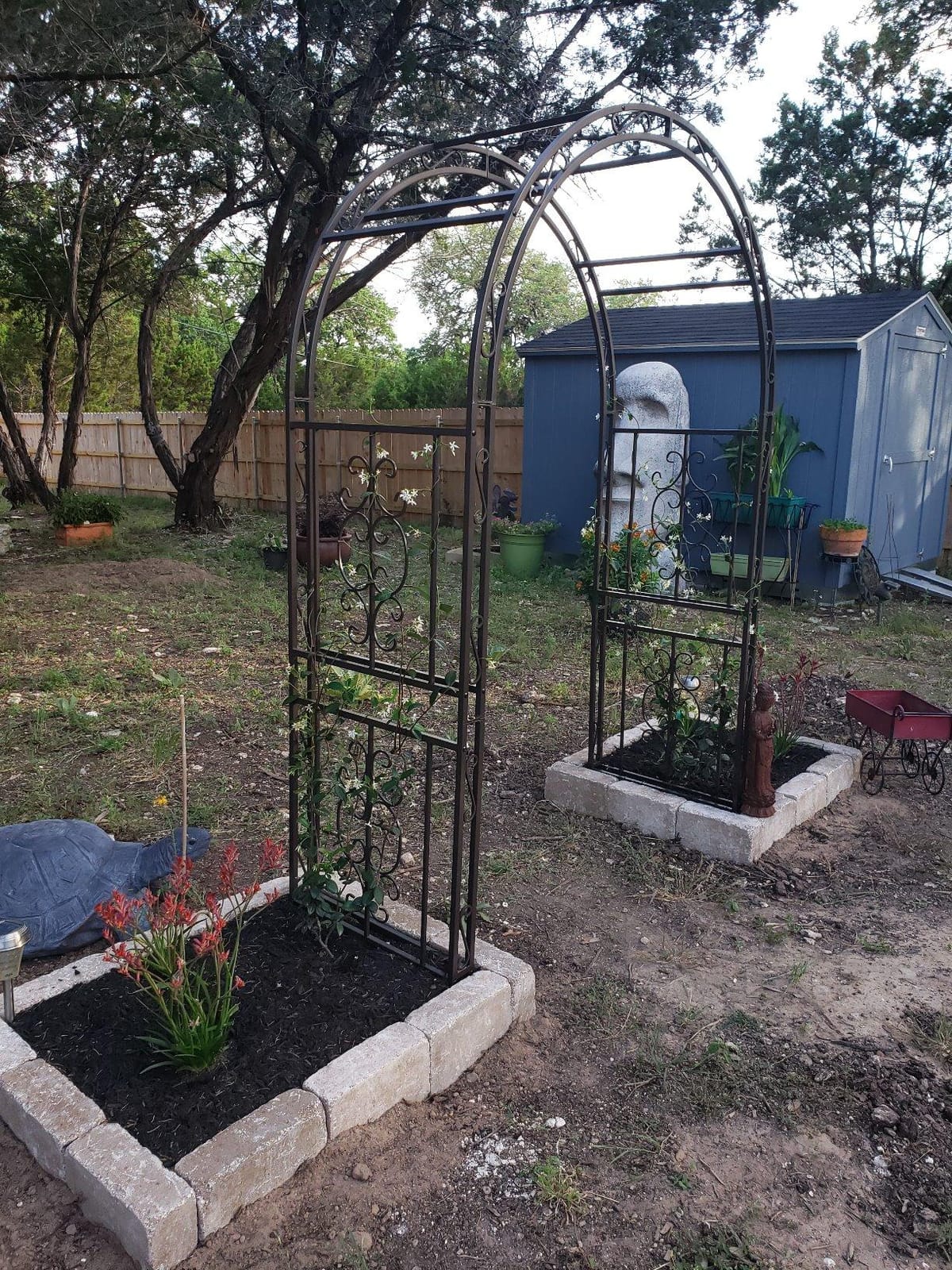 Plow & Hearth Arch Metal Outdoor Garden Arbor | Montebello | 7 Feet Tall | Steel Iron Trellis Lattice for Climbing Plants & Heavy Vines | Wedding Outdoor Patio Décor customer photo 1