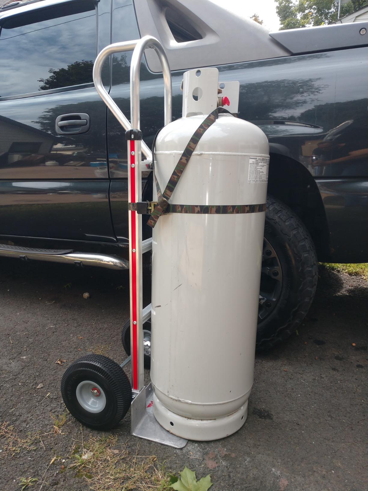 Magliner HMK15AUAC Aluminum Hand Truck, Vertical Loop Handle, 18