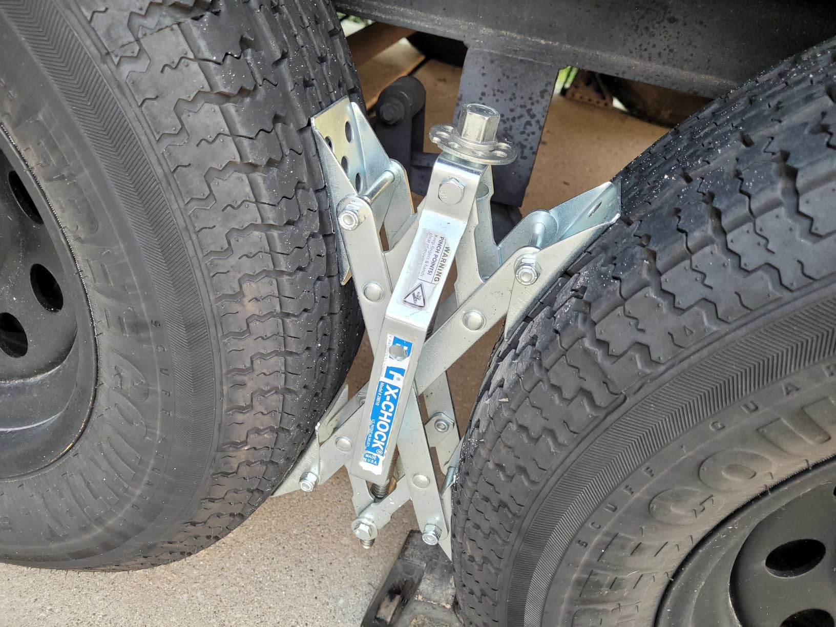 X-Chock Wheel Stabilizer - Pair - One Handle - 28012 customer photo 1