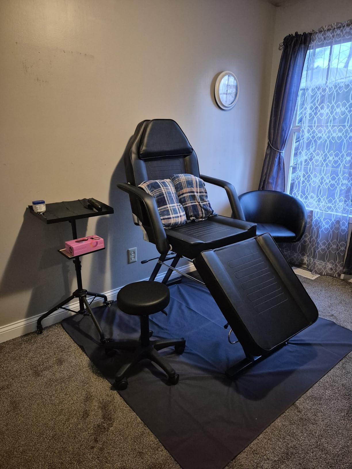 Best Choice Products 71in 3-Section Multipurpose Massage Bed, Spa & Salon Facial, Tattoo Chair w/Hydraulic Stool, Removable Headrest, Facial Cradle, Towel Hanger - Black customer photo 2