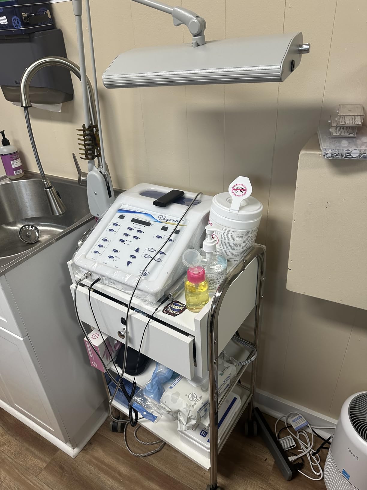 Supreme Medical Dental Mobile Utility Cabinet & Cart with Steel Frame with Single Lockable Drawer customer photo 2