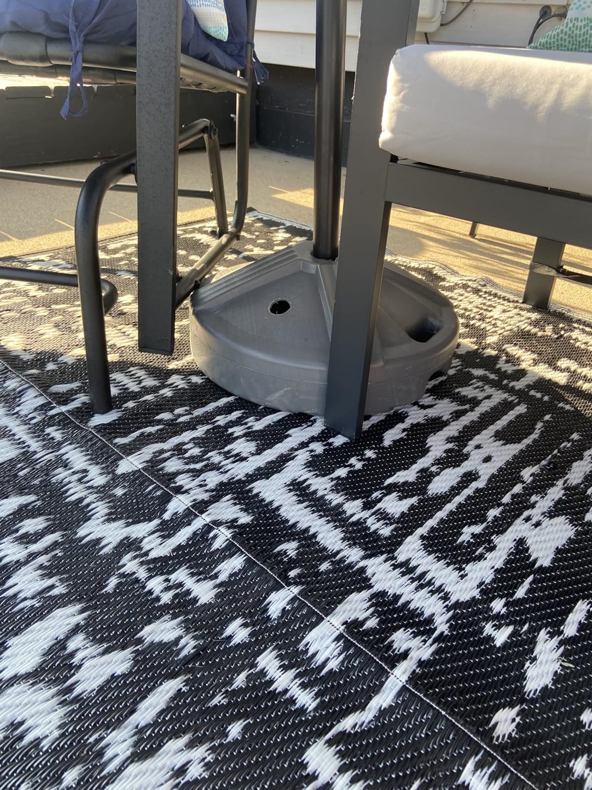 US Weight Durable 50 Pound Fillable Umbrella Base Designed to be Used with a Patio Table customer photo 1