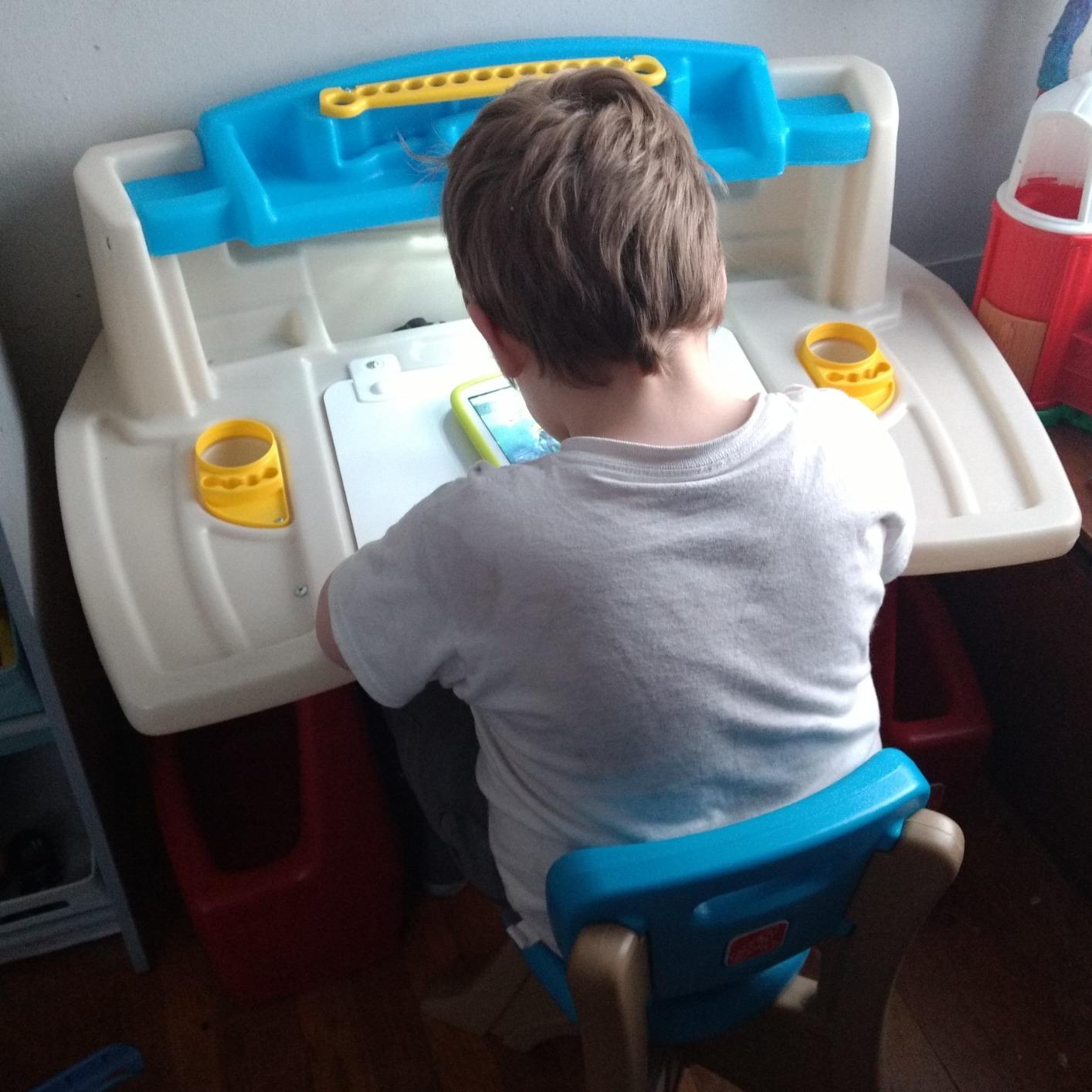 Step2 Deluxe Art Master Desk, Kids Activity Table & Chair, Arts & Crafts Desk, Made of Durable Plastic, For Toddlers 3+ Years Old customer photo 1