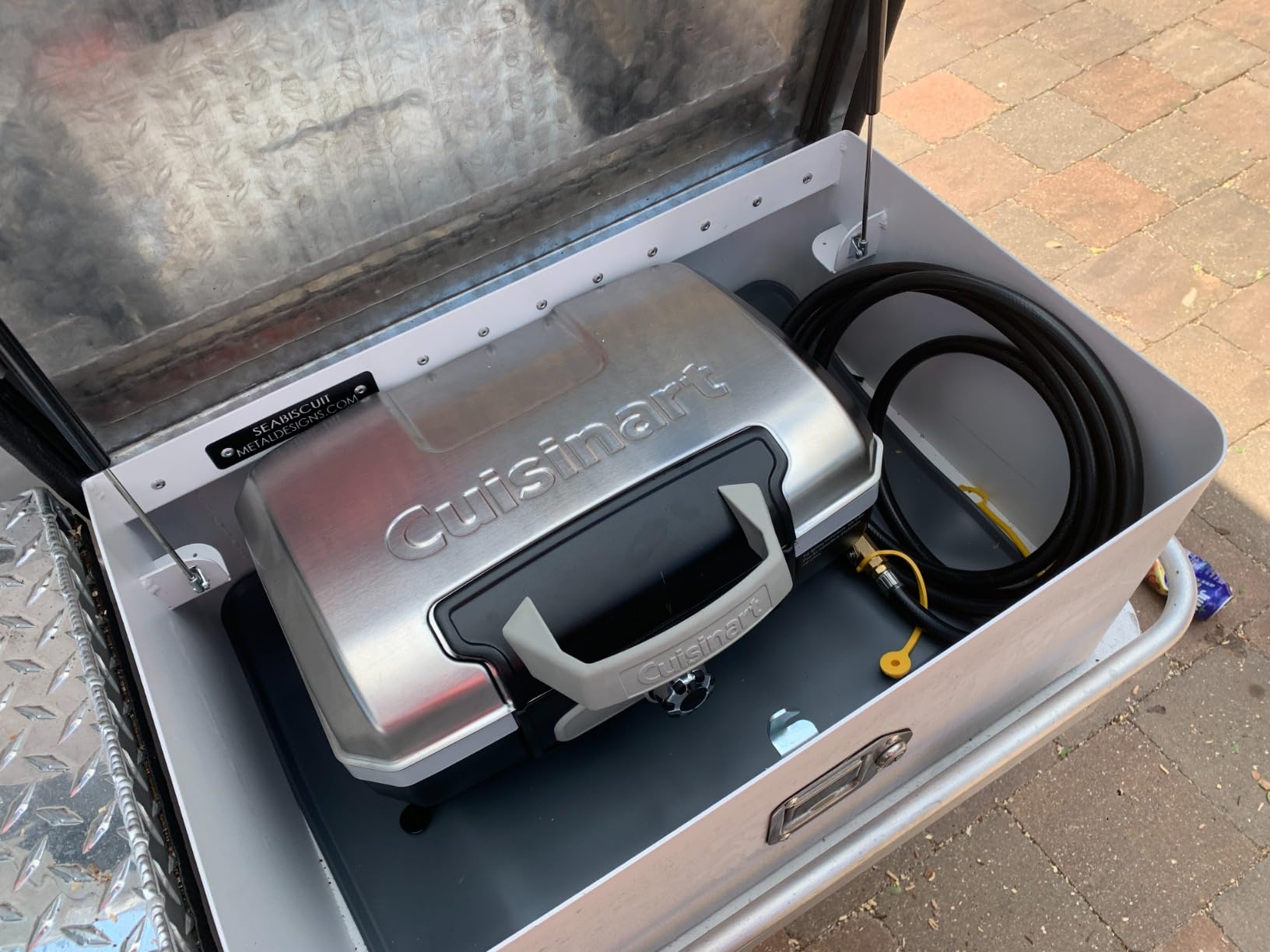 Cuisinart Petite Gourmet Portable Gas Grill, Compact Portable Grill Propane, 150 Sq. In. Cooking Surface, 5,500 BTU Burner Small Gas Grills for Camping, BBQ, Folding Legs and Carry Handles, Red customer photo 2