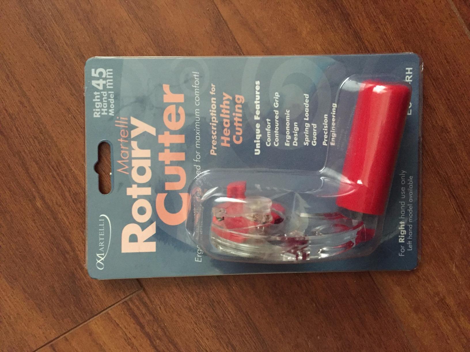 TrueCut My Comfort Rotary Cutter - 45mm Ergonomic Wheel Cutter for Fabric customer photo 2