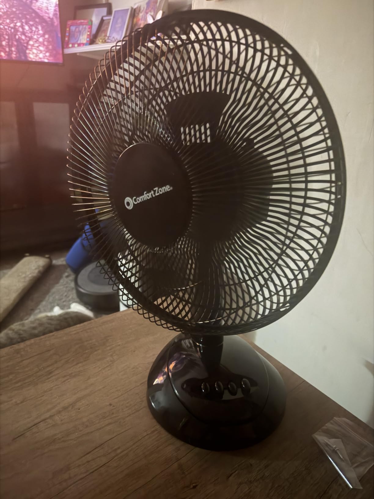 Comfort Zone Oscillating Table Fan with Adjustable Tilt, Convenient Push Button Controls, Quiet, 12 inch, 3 Speed, Desk Fan, Airflow 7.25 ft/sec, Ideal for Home, Bedroom, Dorm & Office, CZ121BK customer photo 2