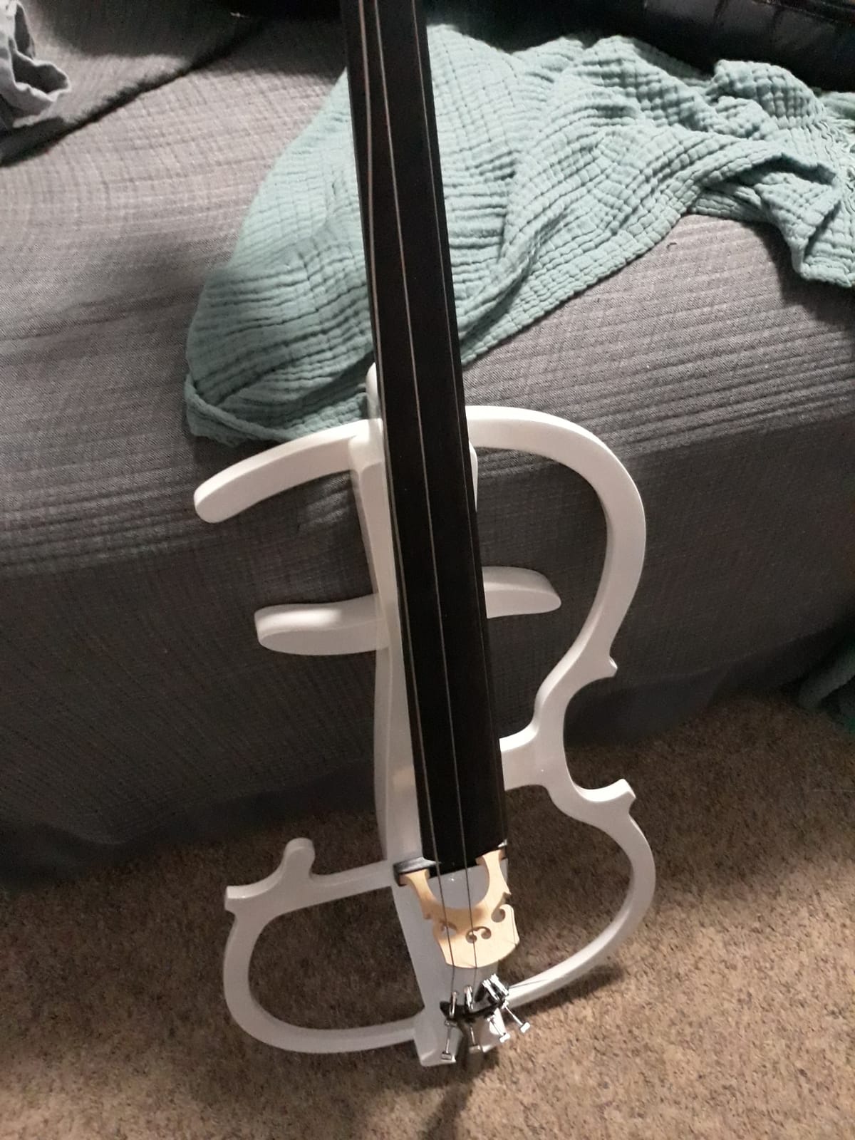 Cecilio 4/4 Silent Electric Cello with Ebony Fittings, Pearl White customer photo 1