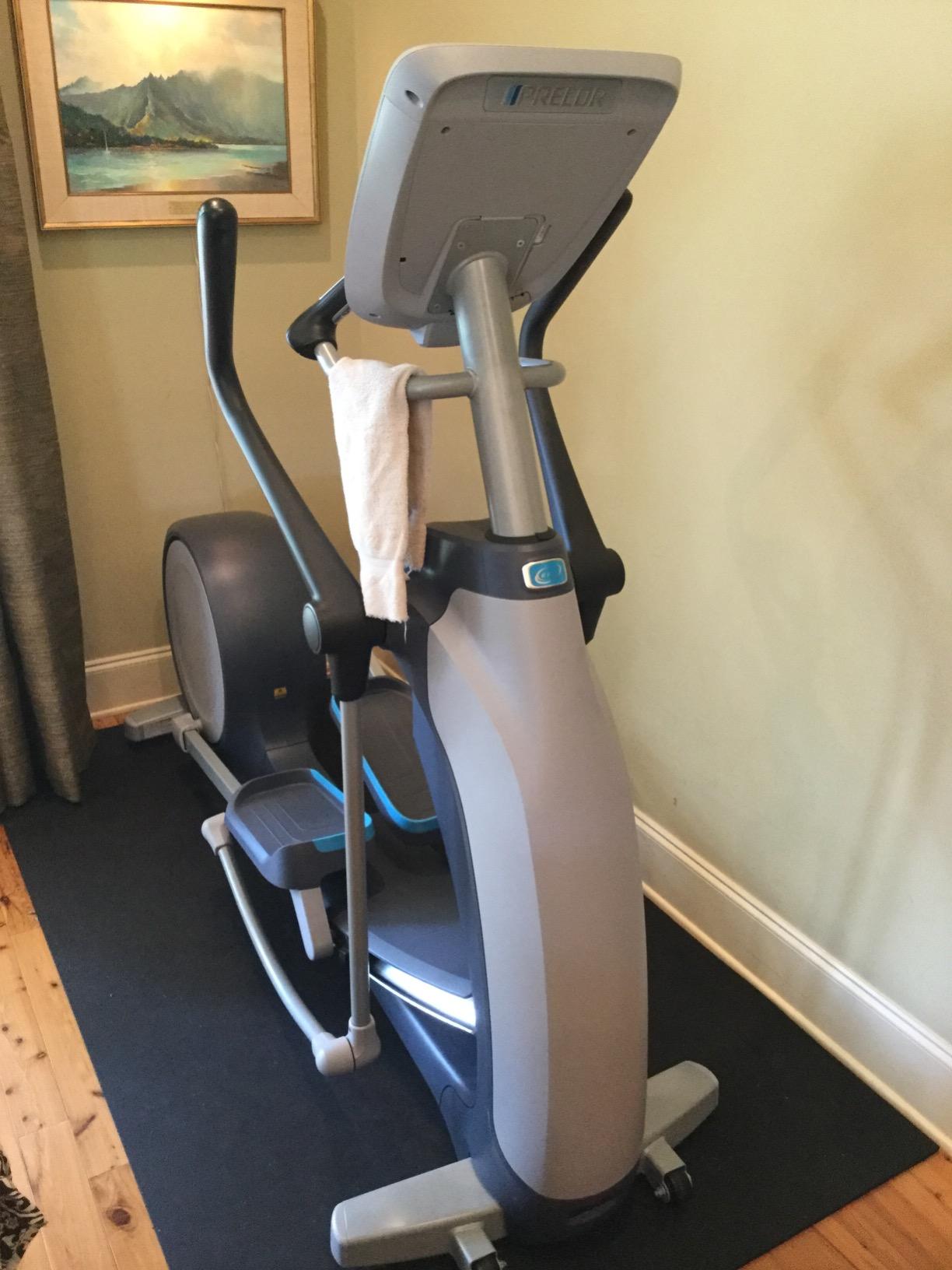 EFX 835 Commercial Series Elliptical Fitness Crosstrainer customer photo 1