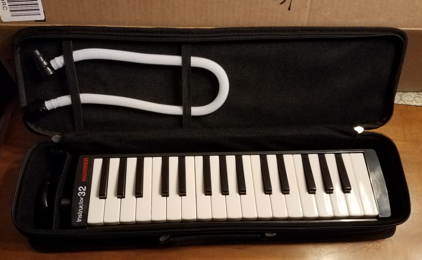 Hohner 32B Instructor Melodica, Black customer photo 2