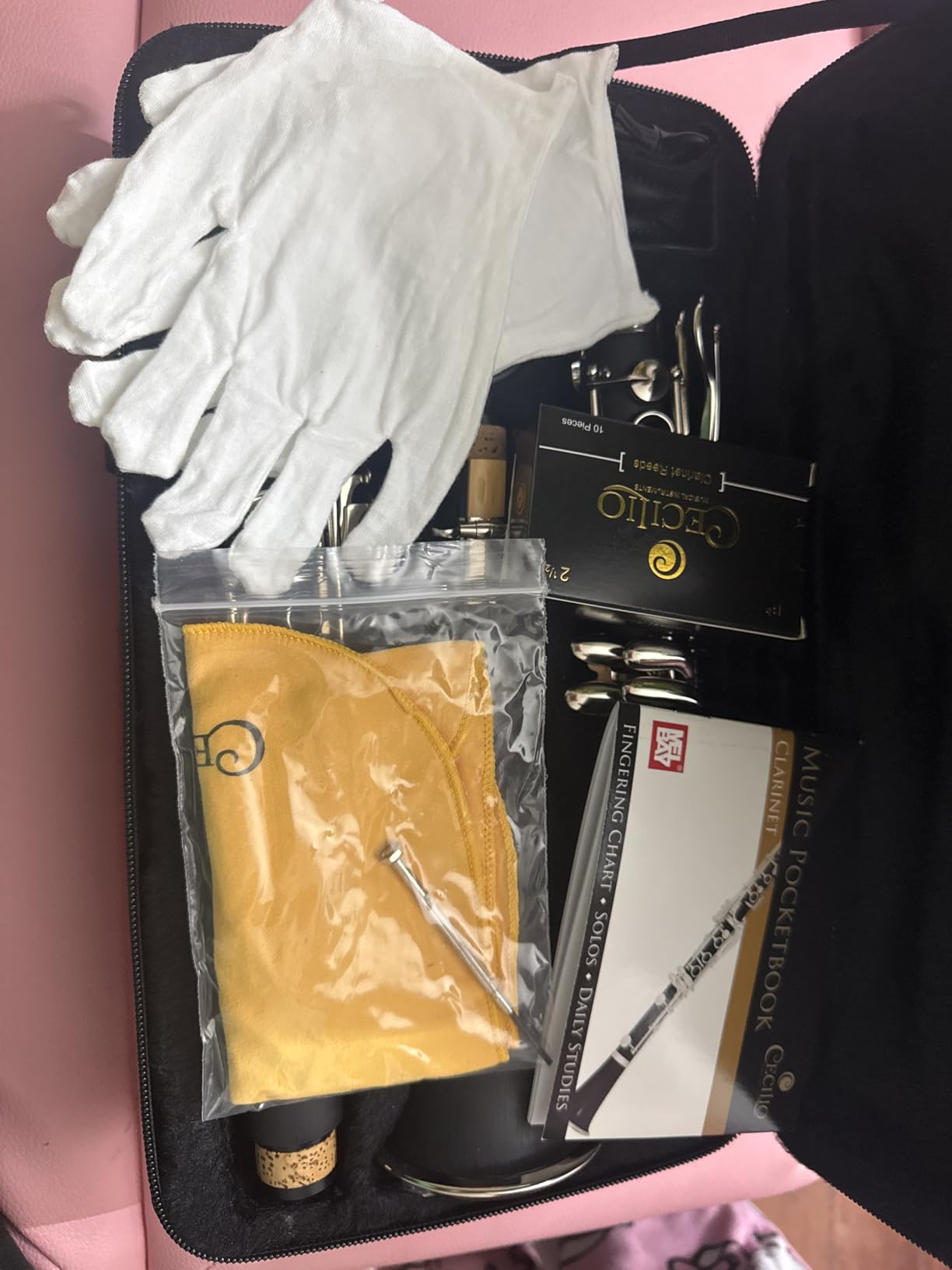 Mendini by Cecilio Ebonite Bb Clarinet Kit for Beginner - Black | B Flat Clarinet Kit with 10 Reeds, Mouthpiece, Cork Grease, Hard Case, Stand, Pocketbook, Cleaning Cloth, Gloves customer photo 2