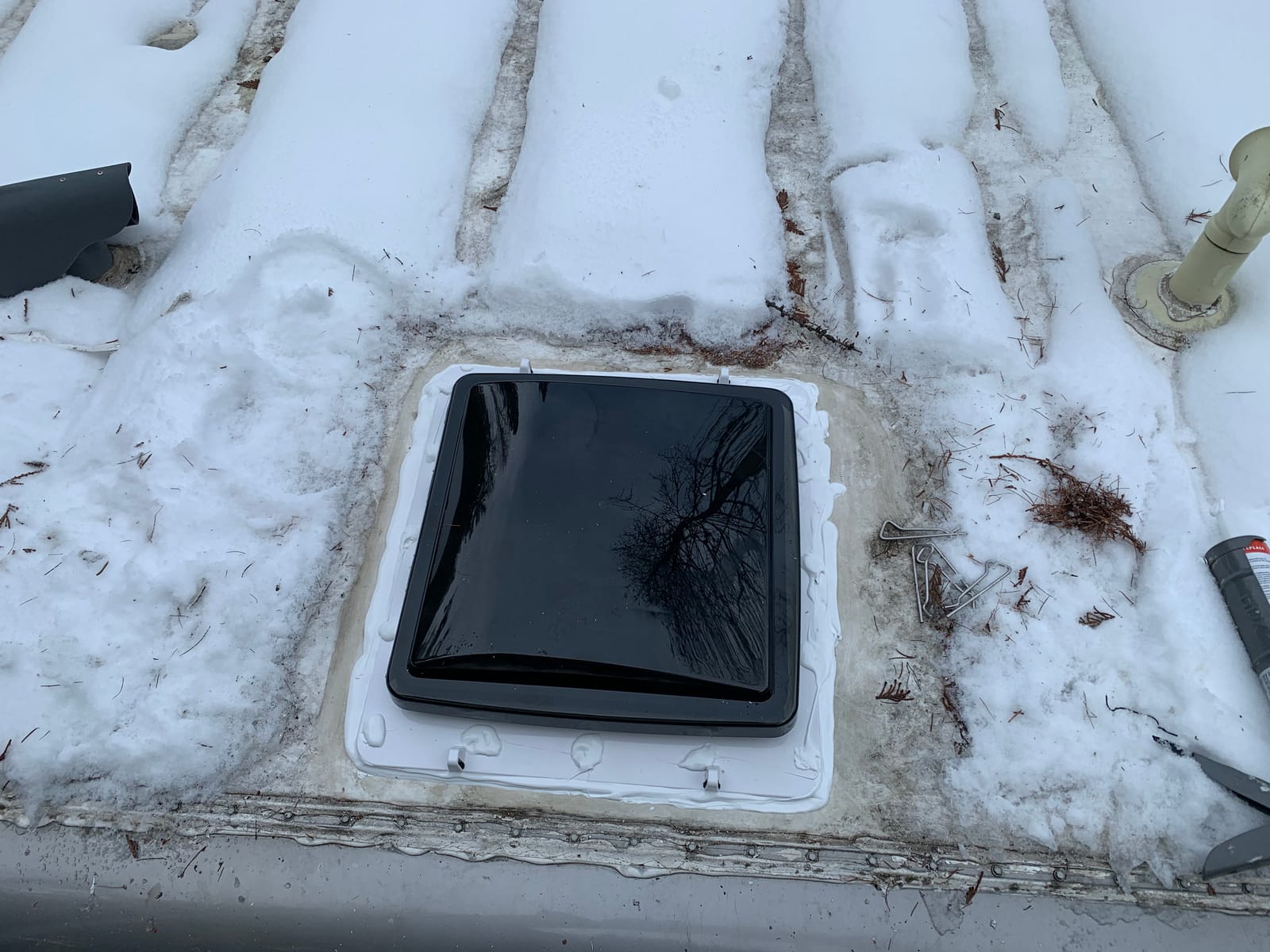 MAXXAIR Maxxfan Plus High Powered 10-Speed RV Intake and Exhaust Fan - Manual or Remote Control Electric Opening, Rain Sensor with Automatic Lid Closure, Smoke (00-04500K) customer photo 2