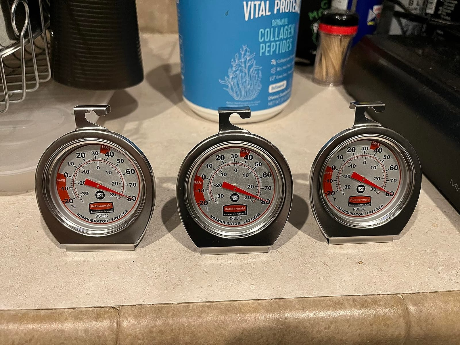 Rubbermaid Commercial Products Thermometer, Classic Large Mechanical Dial, Chrome, Extreme Temperature Range for Use in Refrigerator/Freezer/Cooler/Fridge customer photo 2