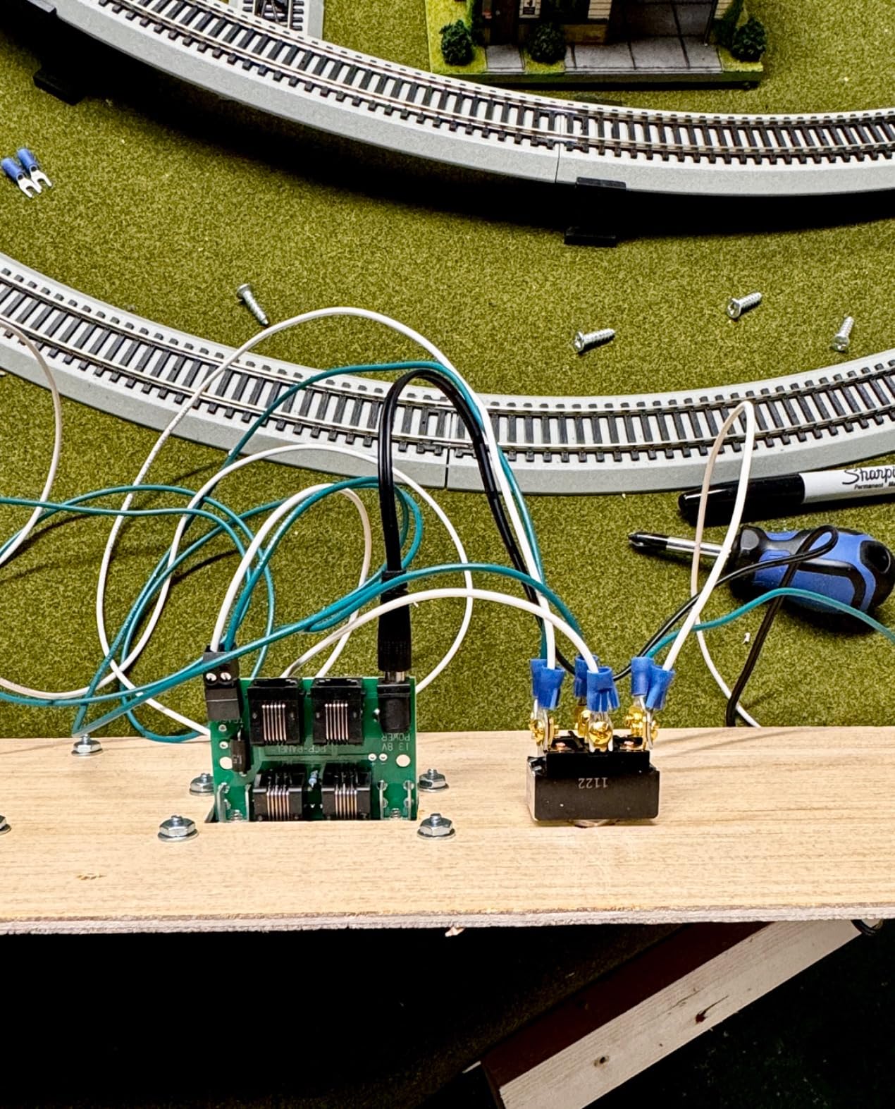 NCE Power Cab DCC Starter Set NCE5240025 customer photo 2