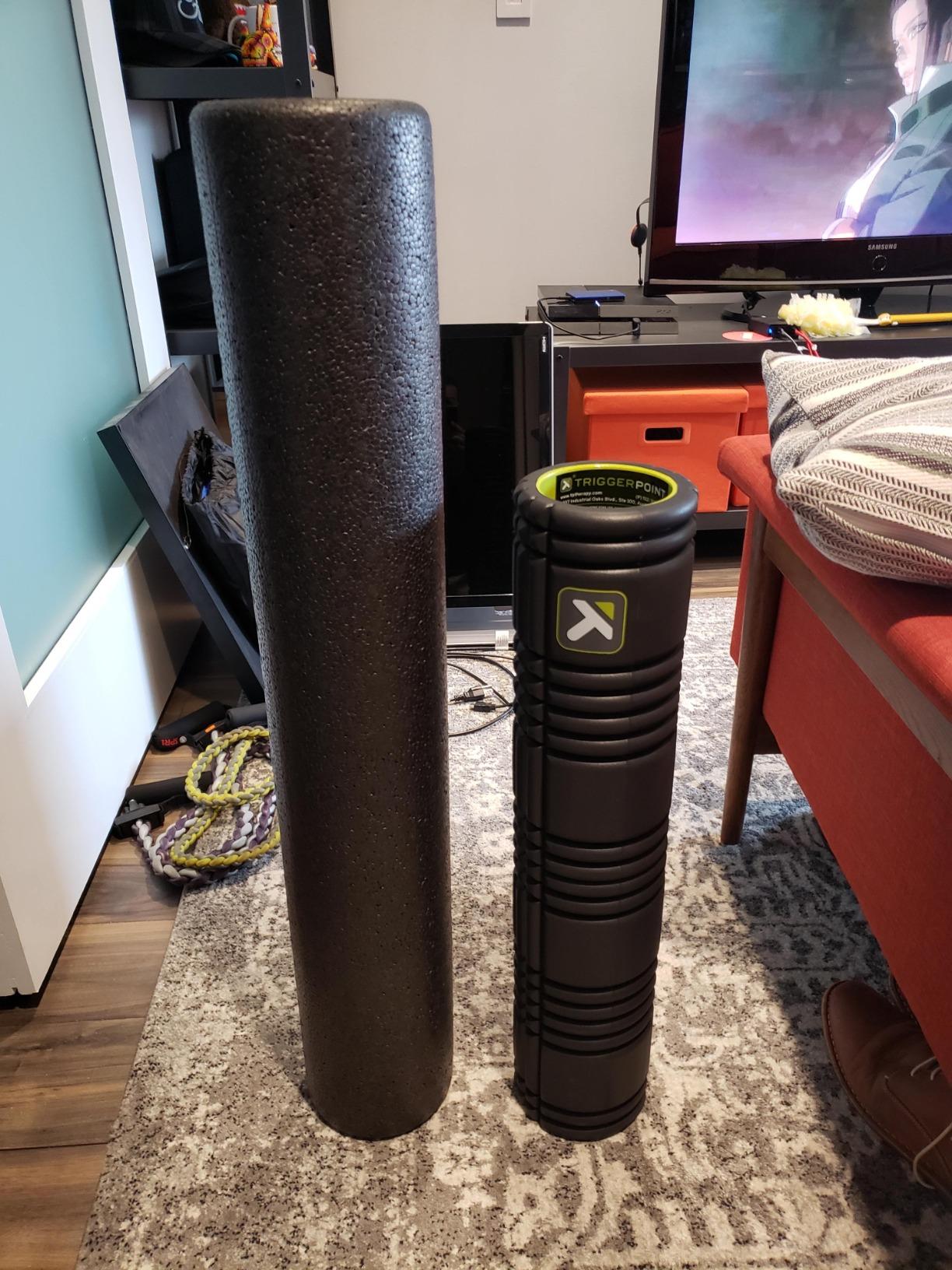TriggerPoint Grid 2.0 Foam Roller for Deep Tissue Massage and Muscle Recovery, 26 Inch Multi-Density EVA with Hollow Core, Supports 500 Pounds, Black customer photo 2