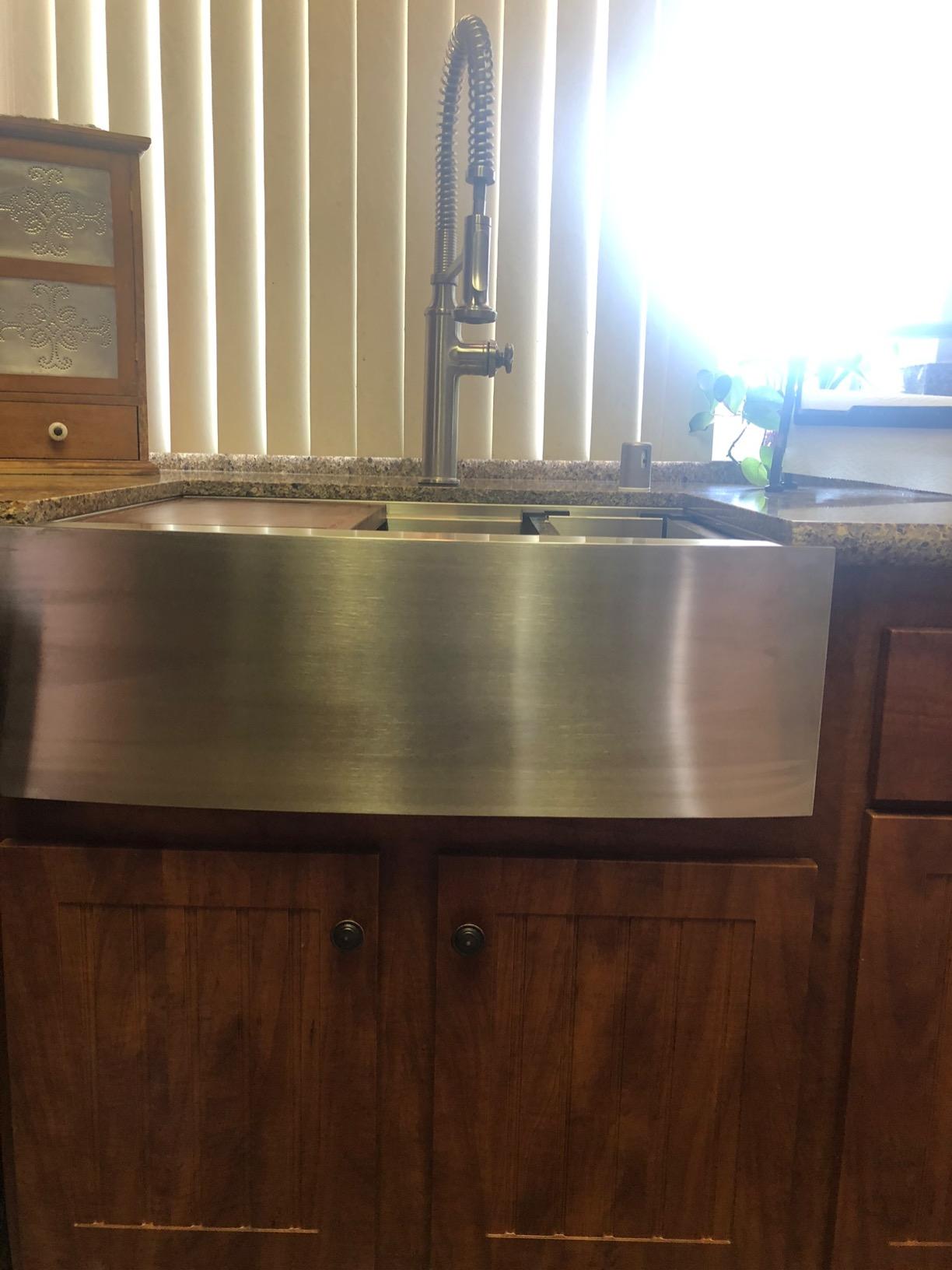 Ruvati 33-in 16-Gauge Apron-Front Farmhouse Workstation Sink - RVH9200 customer photo 1