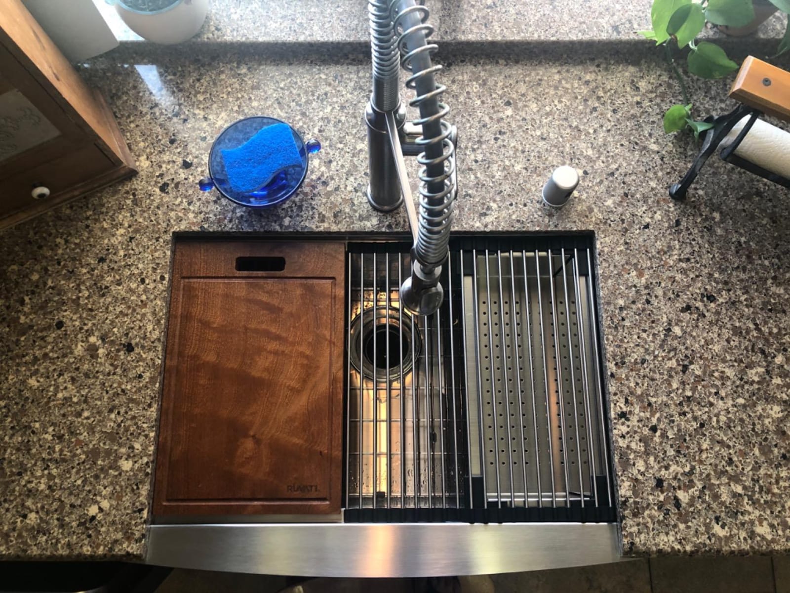 Ruvati 33-in 16-Gauge Apron-Front Farmhouse Workstation Sink - RVH9200 customer photo 2
