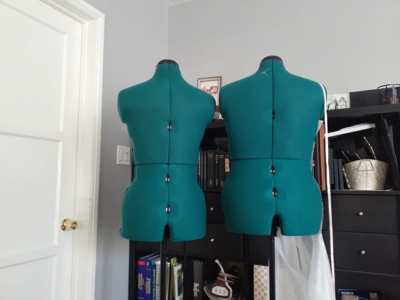 Dritz Sew You Adjustable Dress Form, Medium/Large Sizes, US 12-18 | Female Clothing Mannequin for Sewing, Fitting, and Draping customer photo 1