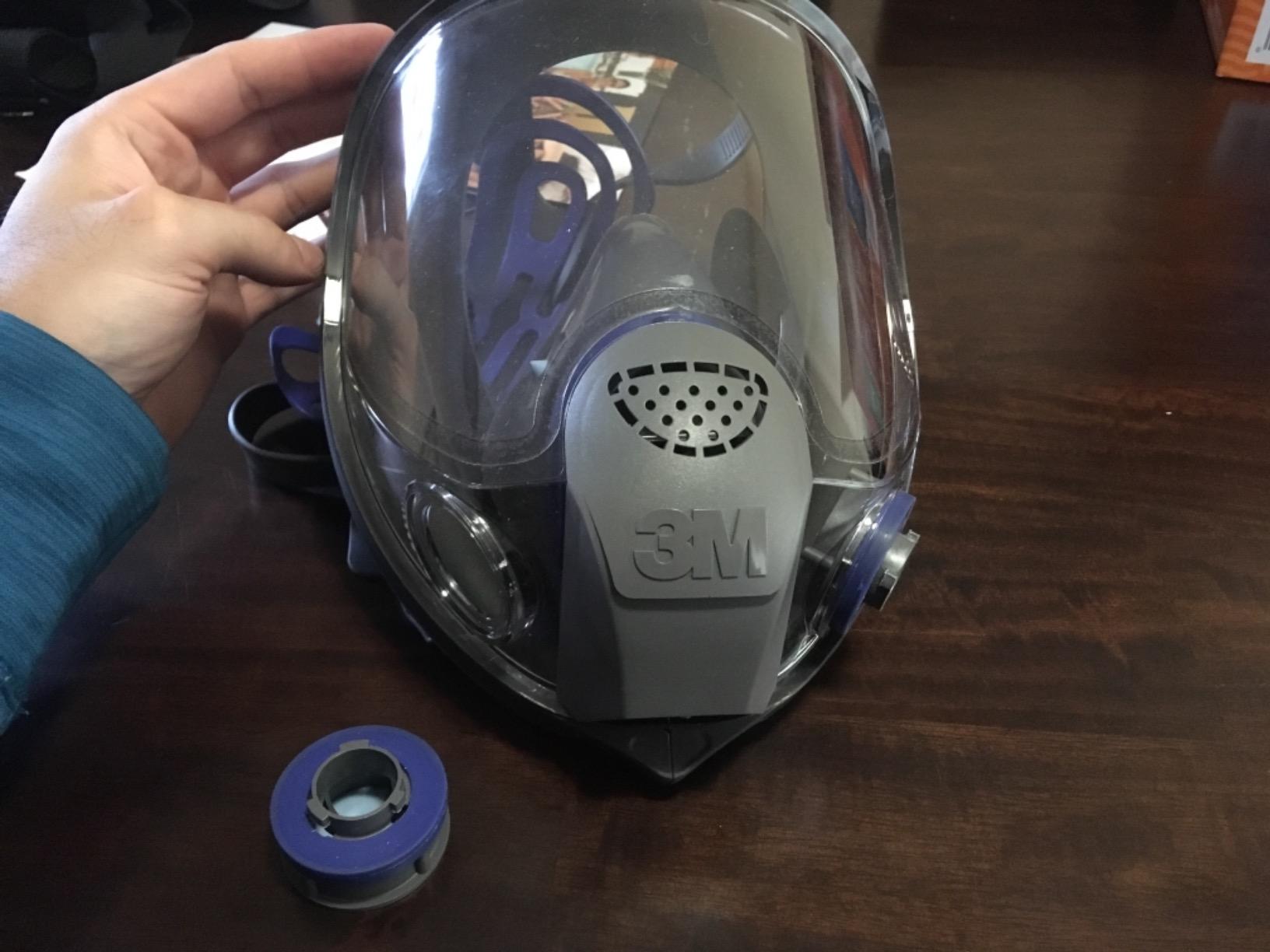 3M Ultimate FX Full Facepiece Reusable Respirator FF-402, NIOSH, ANSI, Med | Six-Strap Harness, for a Secure Comfortable Fit, Cool Flow Valve, Passive Speaking Diaphragm customer photo 1